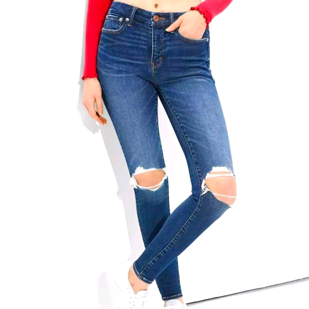 American Eagle Medium Wash Distressed Jeggings